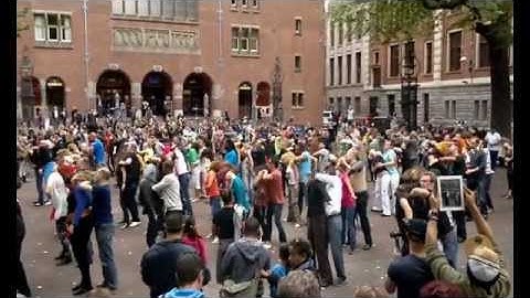 International ZOUK Flashmob Amsterdam Holland 16 sept 2012 Part 1 Beursplein.