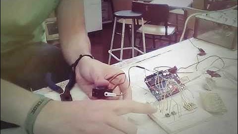 Arduino: display, servo y boton