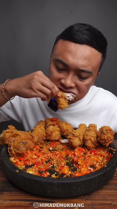 Mukbang ayam goreng crispy sambal geprek 100 cabe! #shorts