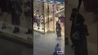 Heavy raining in DUBAI - DUBAI mall shops flooded