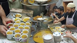 Pakistan Street Drink | Afghan Pathan Selling Chicken Yakhni Soup Rs.40 Only | Peshawari Yakhni Soup