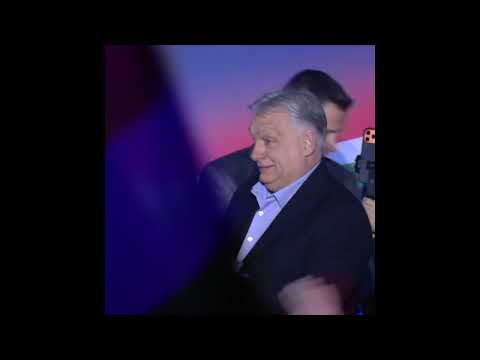 Orbán Viktor megérkezik a dunaújvárosi békemenetre