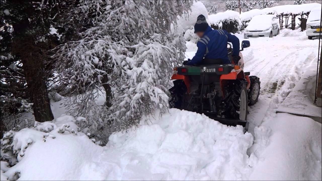✨購入者様、決まりました✨トラクター用、除雪バケット トラクターリヤバケットで除雪 - YouTube