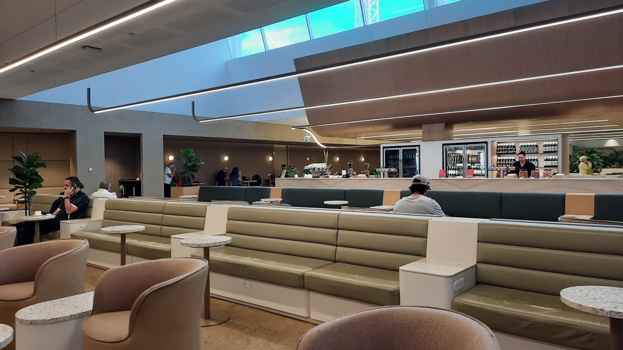 Qantas Club Adelaide, followed by Jetstar Flight, JQ 773 across to Melbourne. 18/02/2026.