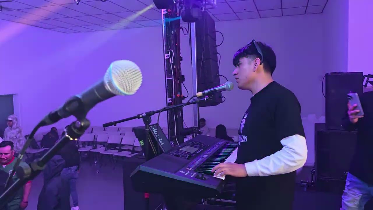 Osvaldo martinez [ Creí en ti ] en salinas california 