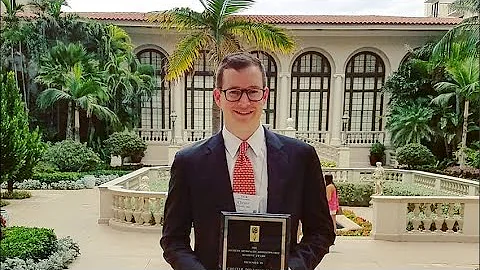 LIVE: Explaining Disc Degeneration (Texan Spine Surgeon)