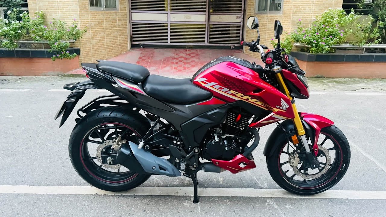 Honda Hornet 2.0 2025 Red