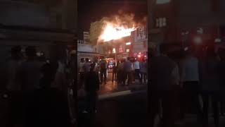 ‏حريق هائل يلتهم 4 مطاعم شهيرة في محطة الرمل بالإسكندرية