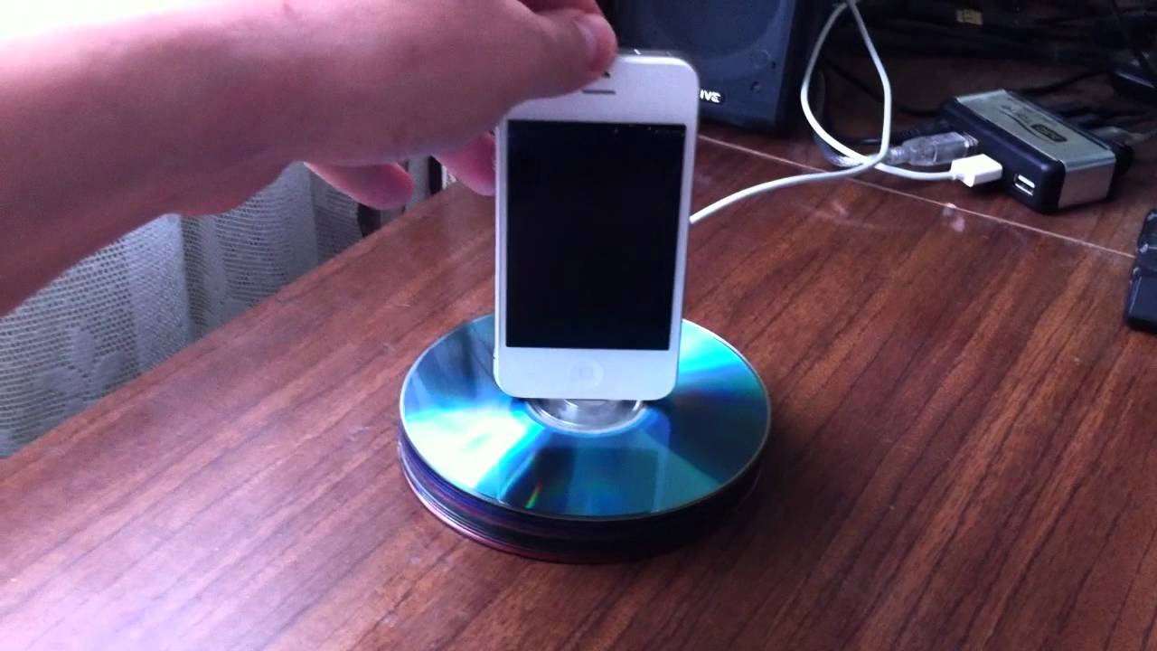 iPhone4 hand-made dock station