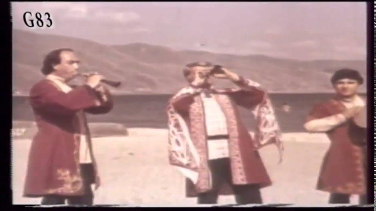 Армяне гуляют красиво. Армянский танец Кох. Кох армянская Национальная борьба. Цахкепунч песня армянская. Чумаков танцует по армянски.