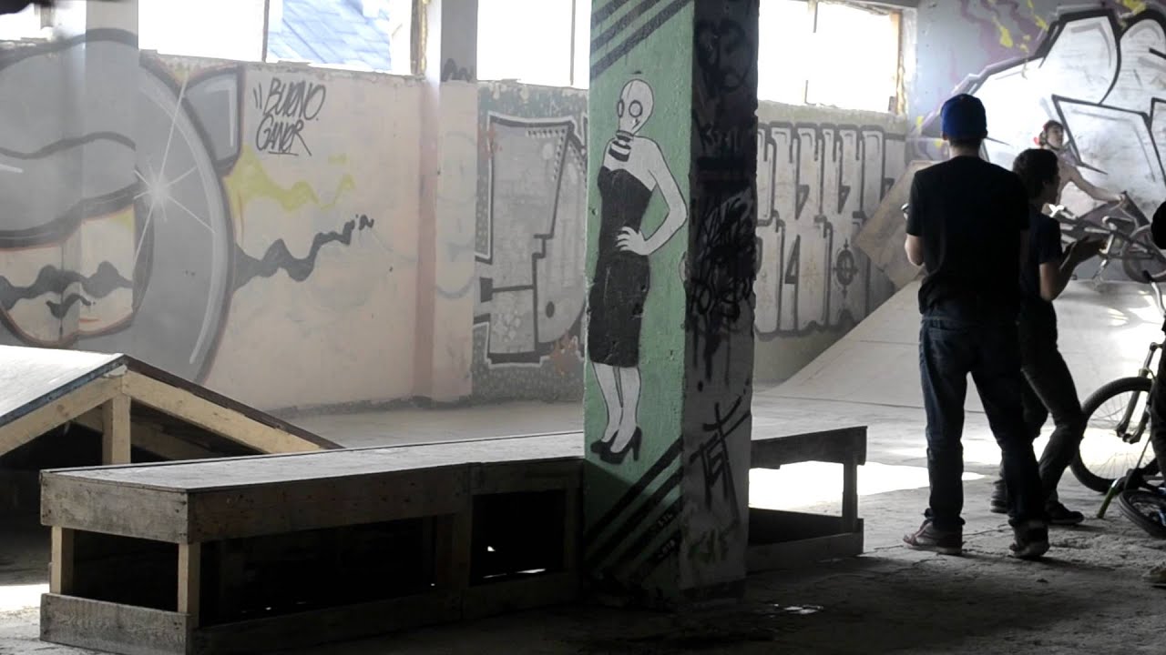 Loked bmx Magazine urodziny . Maciej dąbek backflip na piramidzie