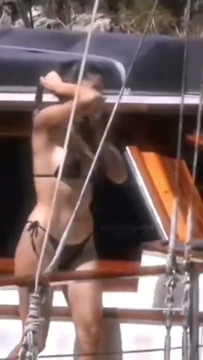 hande ercel tatilde tekneye biniyor! #shorts #hendeercel