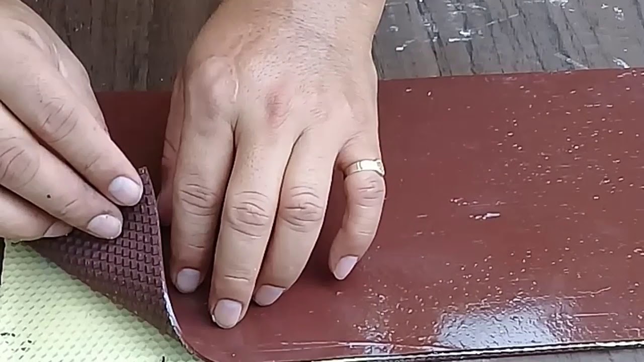 ESTAMPANDO CERA DE ABEJA DE FORMA ARTESANAL