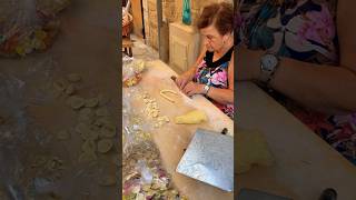 How they make orecchiette pasta in Bari .. #italy #italia #streetfood #bari #orecchiette