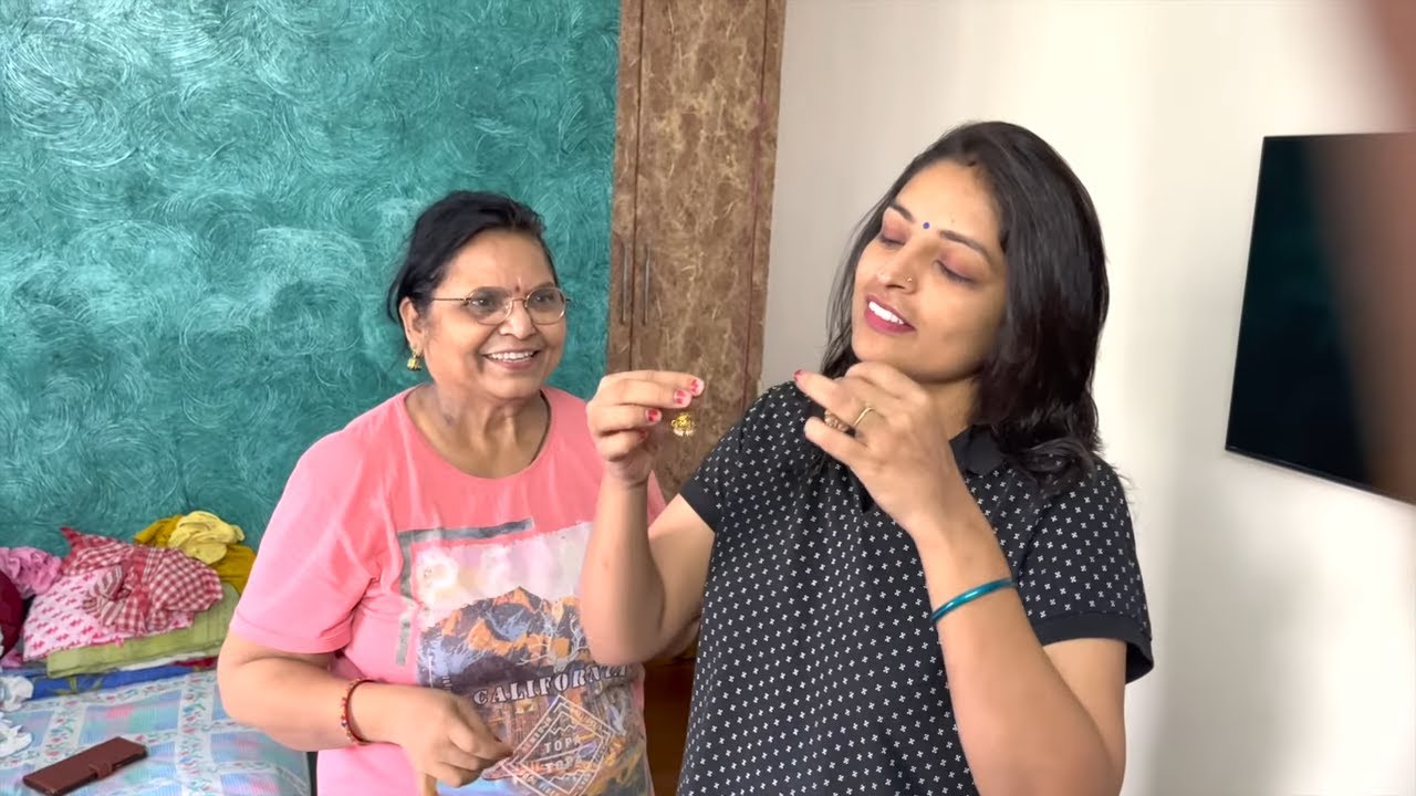 Bahu Rani Ke Liye Gift Daughters Day Par 😍| Retired Couple - YouTube