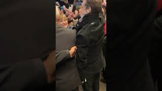 Luis Miguel saluda a sus fans en Chile