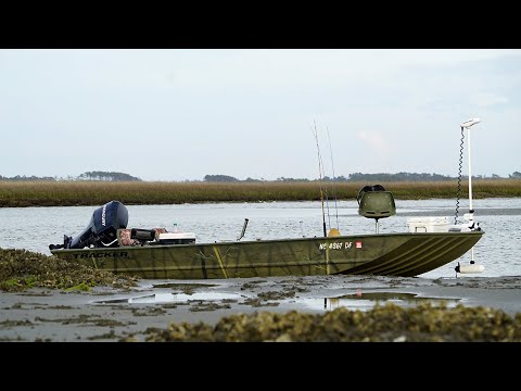 New Additions to the Jon Boat(Rod Rack/Holders and Fishfinder) - YouTube