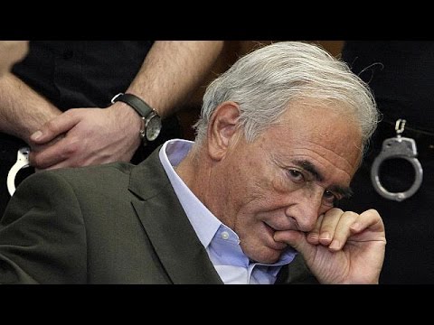 Video: Dominique Strauss-Kahn Neto vrijednost: Wiki, oženjen, porodica, vjenčanje, plata, braća i sestre