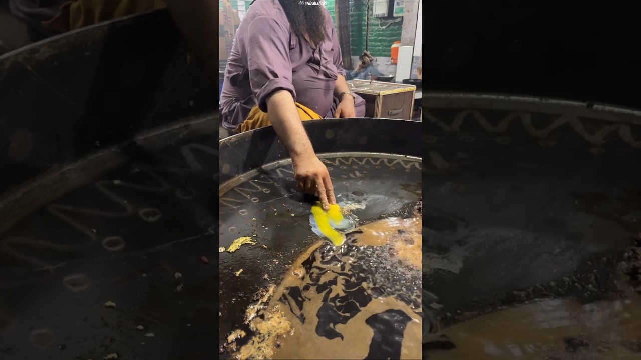 Pakistan’s Most Dangerous Omelette? #shortsvideo