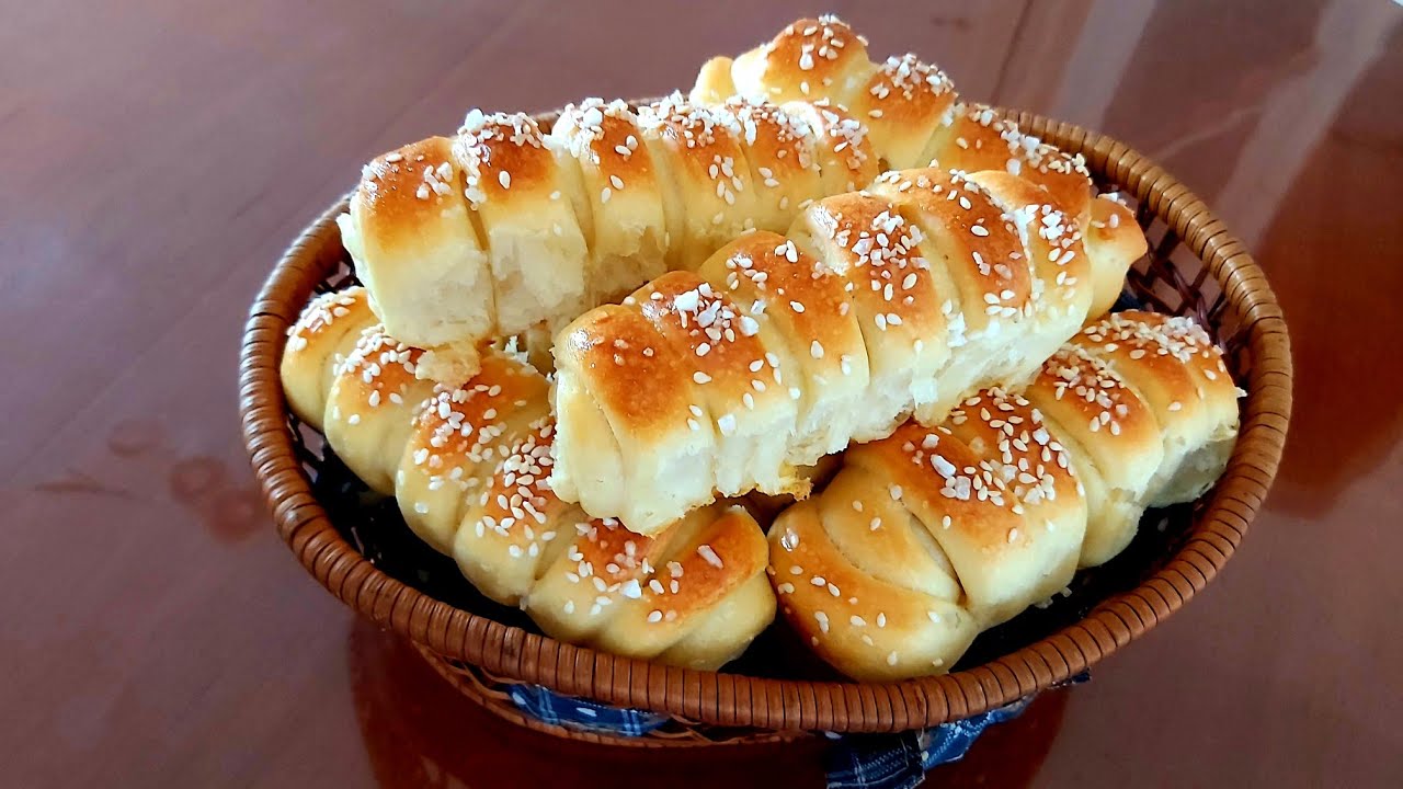 Domaće mekane kiflice / Homemade soft rolls - YouTube.