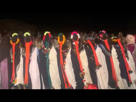 لا يكتمل المشهد إلا بحضور اللباس التقليدي الرسمي لقبائل إمكون 