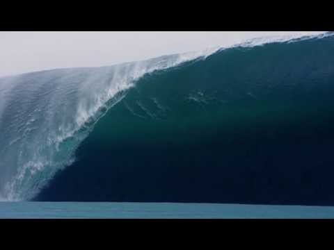 Huge Wave in Slow Motion - Teahupoo, Tahiti Big Waves