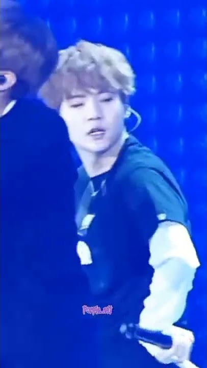 suga joget kayak biduan😅#suga #bts #joget