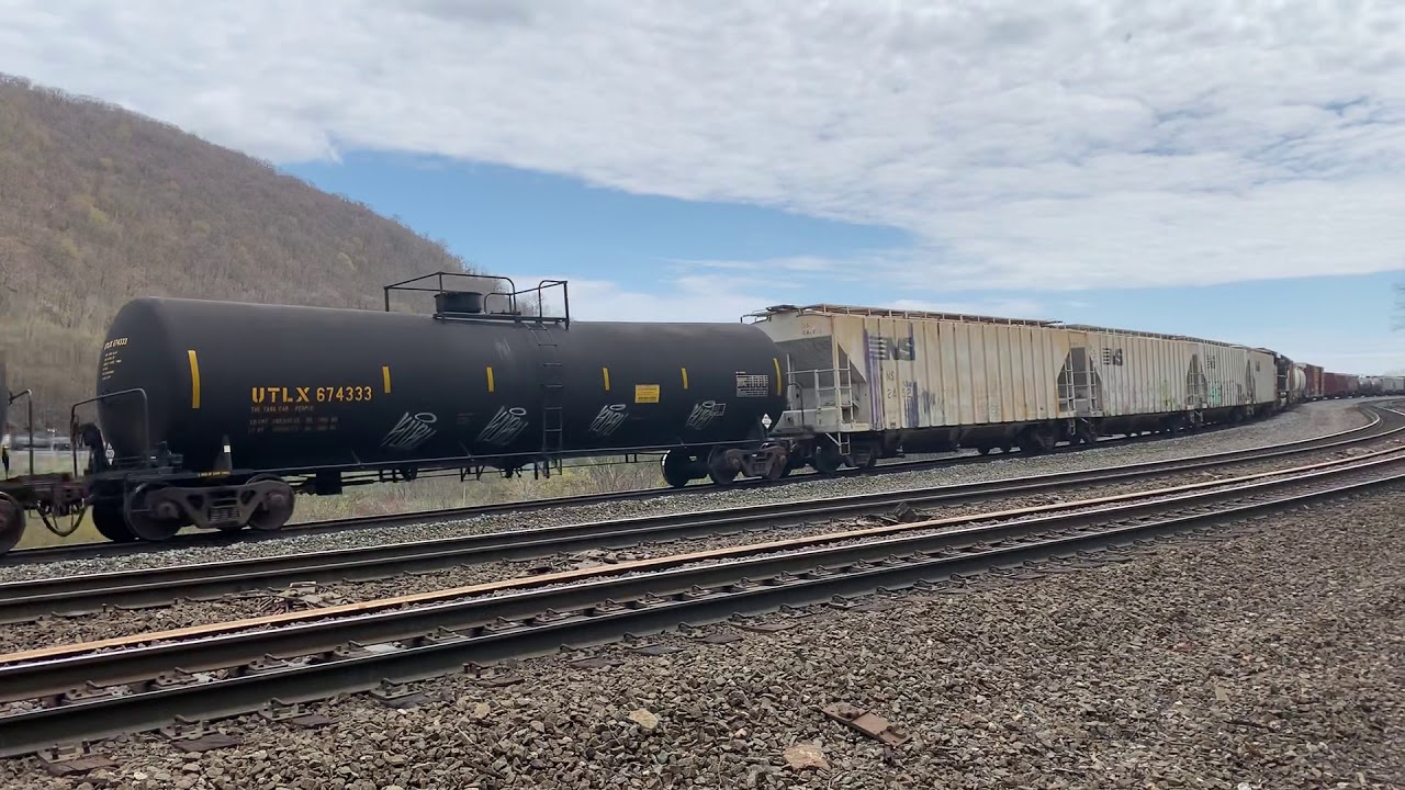 NORFORK SOUTHERN HORSESHOE CURVE TRAIN 4 MIXED CONSIST MAY/02/2020
