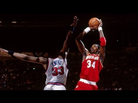 Hakeem's goggles taught him how to play team basketball! #foryoupage #, hakeem  olajuwon highlights