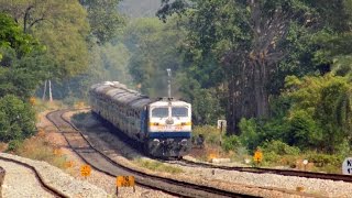 Indian Railway Late Running 16590/Rani Chennamma Express High Speed Crossing  With WDP 4D KJM 40236 screenshot 5