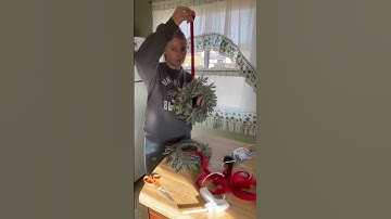 EASY WAY TO HANG WREATHS ON YOUR KITCHEN CABINETS #christmasdecorations