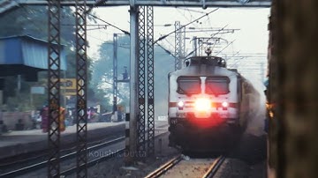 Speeding SRC WAP 7 Secunderabad - Howrah Falaknuma Exp Spl shatters EMU at Full Speed !!