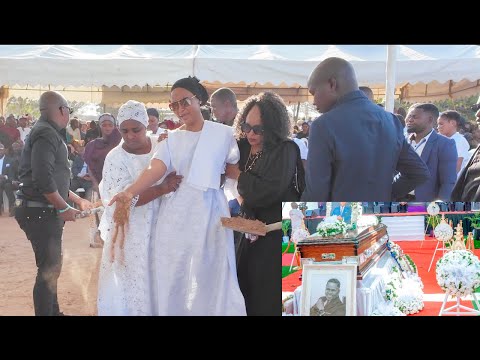 MKE WA MC PILIPILI AKIMWAGA UDONGO KWENYE KABURI LA MUME WAKE VILIOVYATAWALA MAKABURINI9