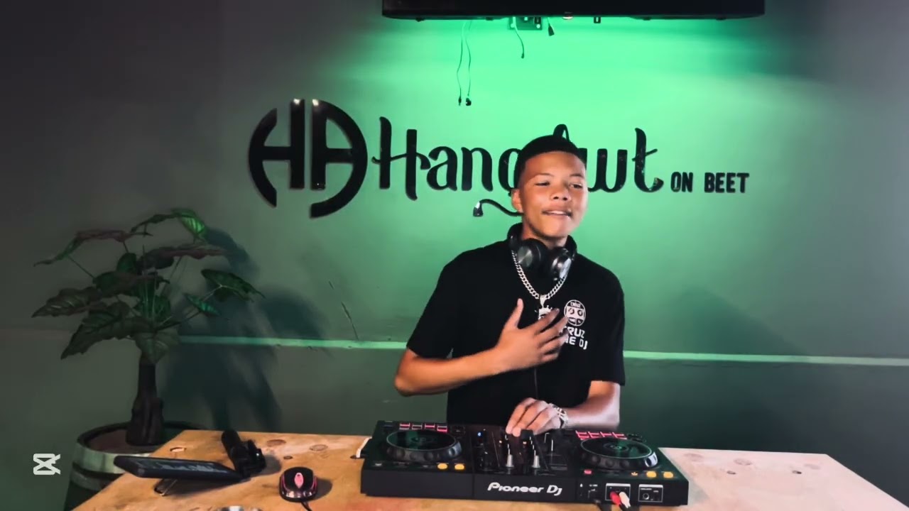 CRUZ THE DJ AMAPIANO VOL 1 FESTIVE EDITION @ HANG AWT ON BEET