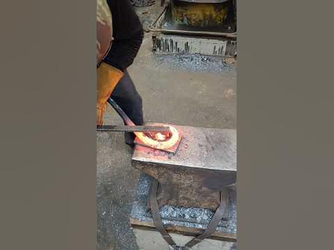 Кузница. Кузнец. Ковка 🔥⚒️ - YouTube