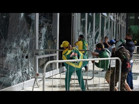 Rund 300 Festnahmen nach Angriff auf Regierungsviertel in Brasilia