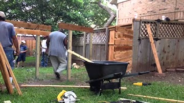 Building a fence (Time Lapse)