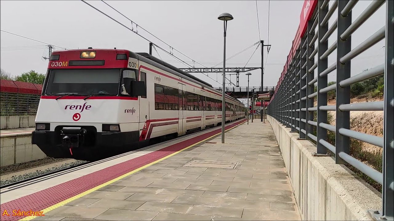 Trenes por la Est. de Montesa (Valencia) en la variante La Encina-Játiva por obras en trazado AVE.