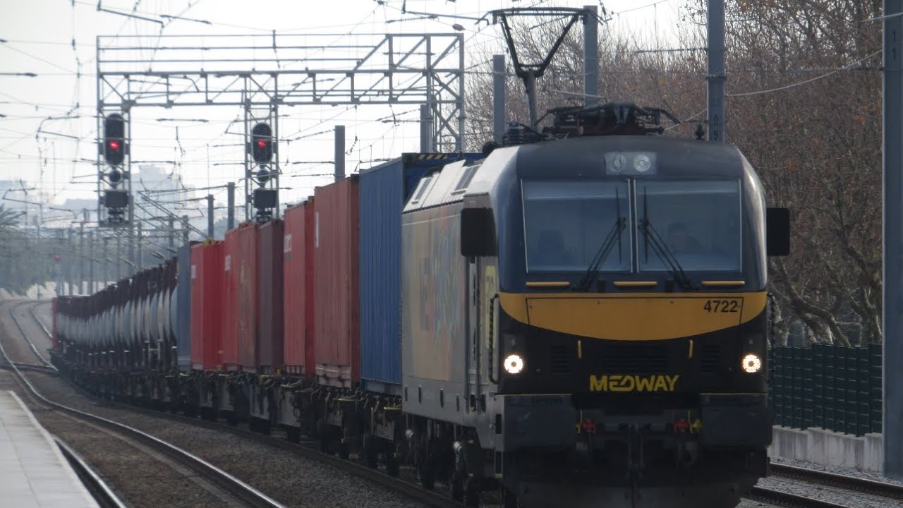 Comboios na Estação de Granja - Medway, Captrain e Comboios de Portugal 