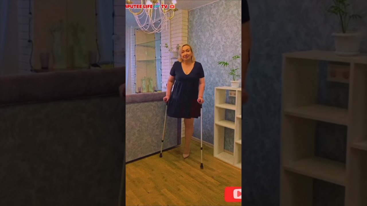 Женщина с ампутированной конечностью пользуется костылями | поддержка мобильности 