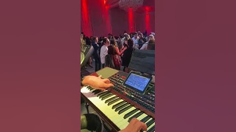 Thumbnail of #Bigharar #moein #bandari #live #concert #younnesmusic #بندری #معین #بیقرار