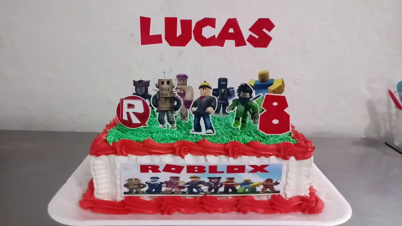 bolo para aniversário do roblox