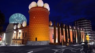 A Walk Around The Salvador Dali Museum - Figueres, Spain