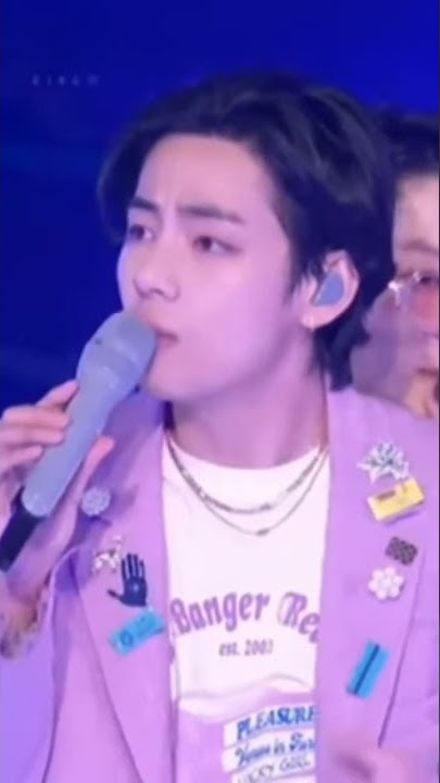 Taehyung and jungkook sing together intro 'stay' at PTD LA STAGE #taekook #taehyung #jungkook ~♥~