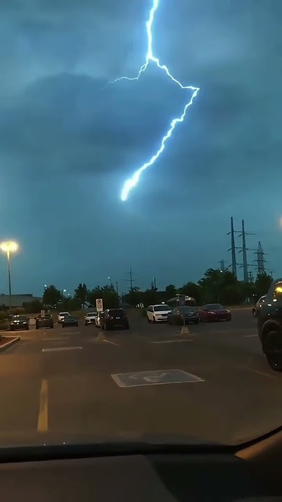 scary lightning strikes #fypyoutube #petir #shorts #youtubeshorts