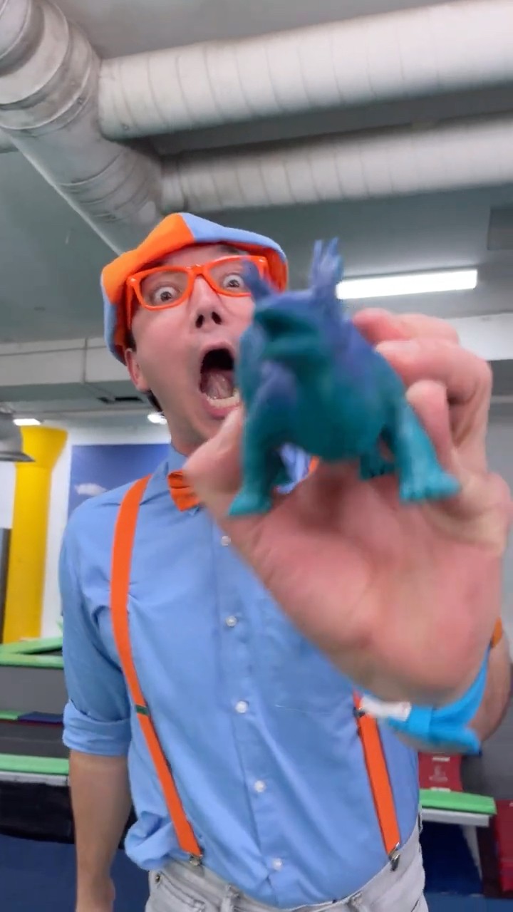 Save the DINOSAUR before it's TOO LATE BLIPPI! Ultimate Gymnastics Challenge #shorts