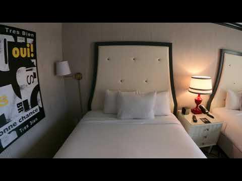 Paris Las Vegas - Burgundy Queen Room 