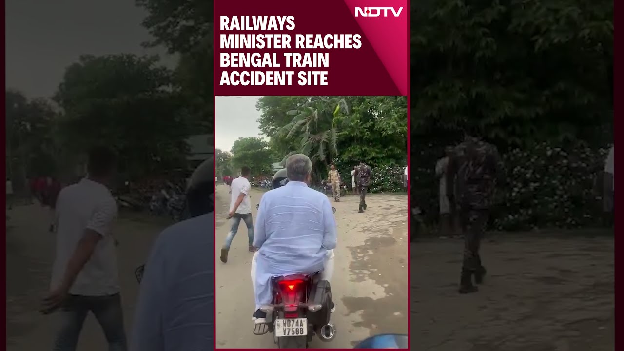 Kanchanjunga Express Accident Railways Minister Reaches Bengal Train Site On Motorcycle