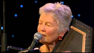 Video voorbeeld van "Peggy Seeger and Guests - Quite Early Morning at Folk Awards 2014"