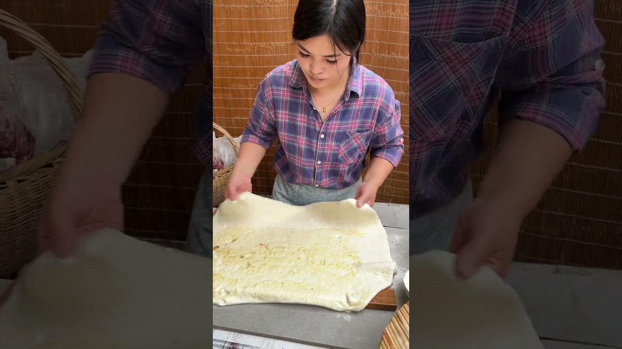 今天炖的排骨花卷一锅出，放点粉条土豆嘎嘎香啊！#农村柴火饭 #农村美食